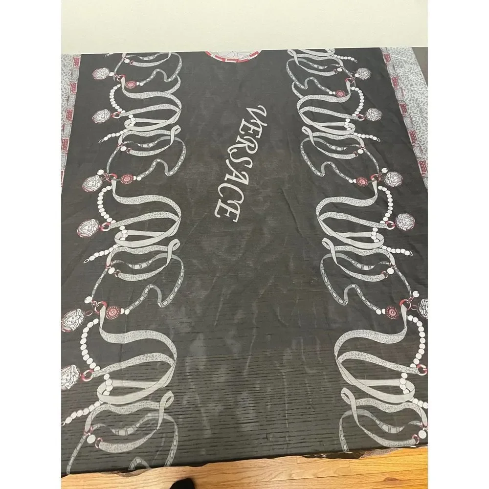 Versace silk scarf - Picture 4 of 12